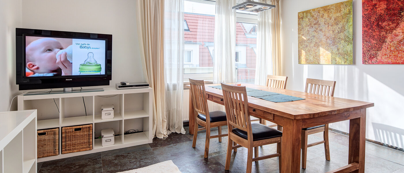 apartment München Schwabing-West (rund um den Hohenzollernplatz) 04 living room 8662