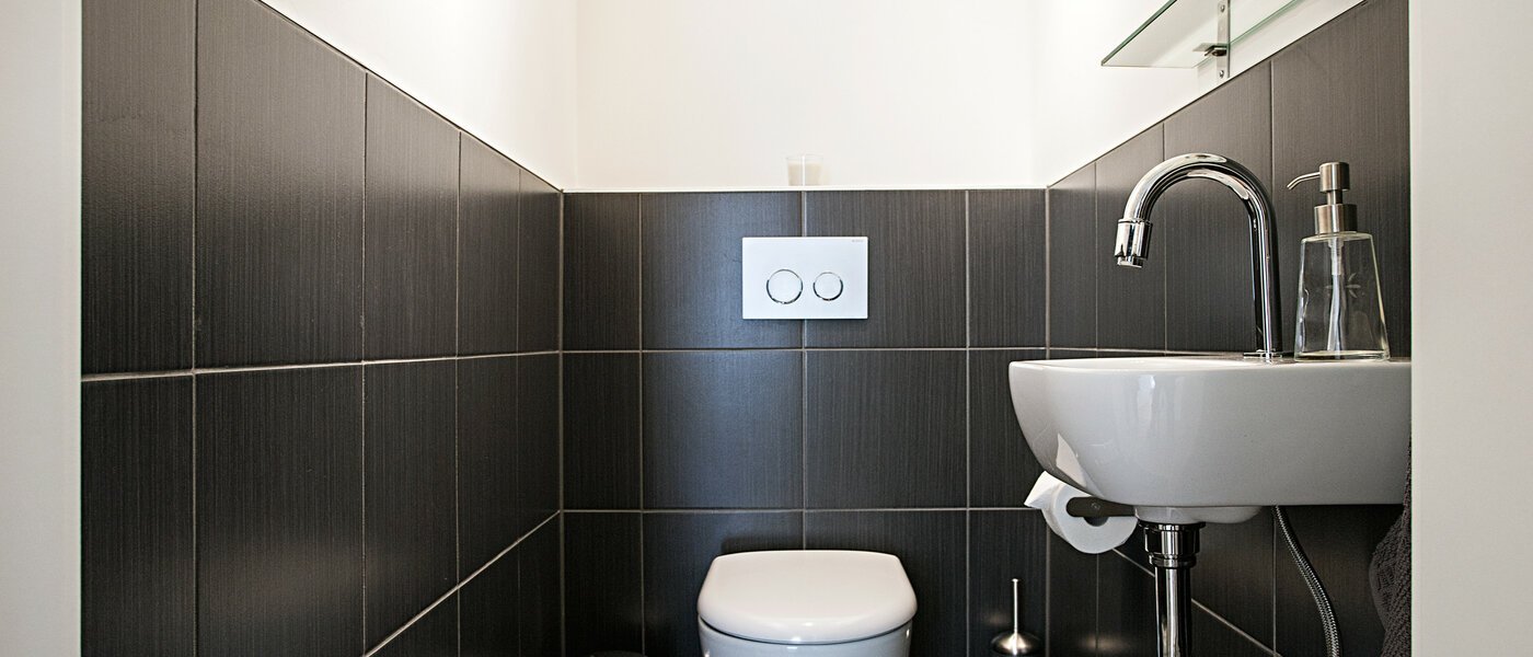 apartment München Freimann 01 separate toilet 8673