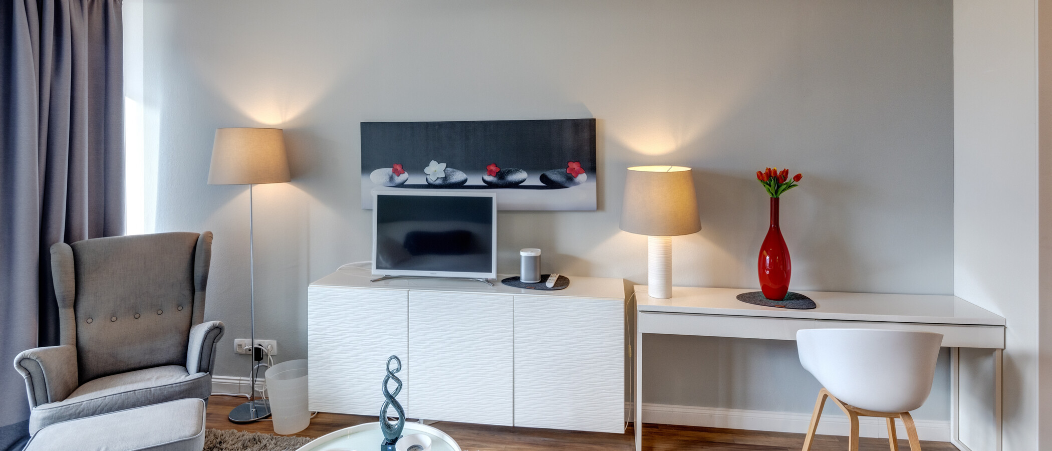 apartment München Schwabing-Nord (zw. Leopoldstraße & Englischen Garten) 02 living area 8728
