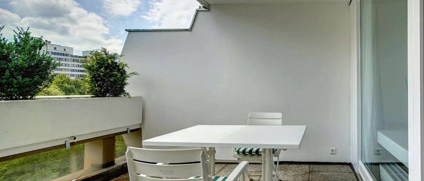 apartment München Olympiadorf 01 balcony 8757