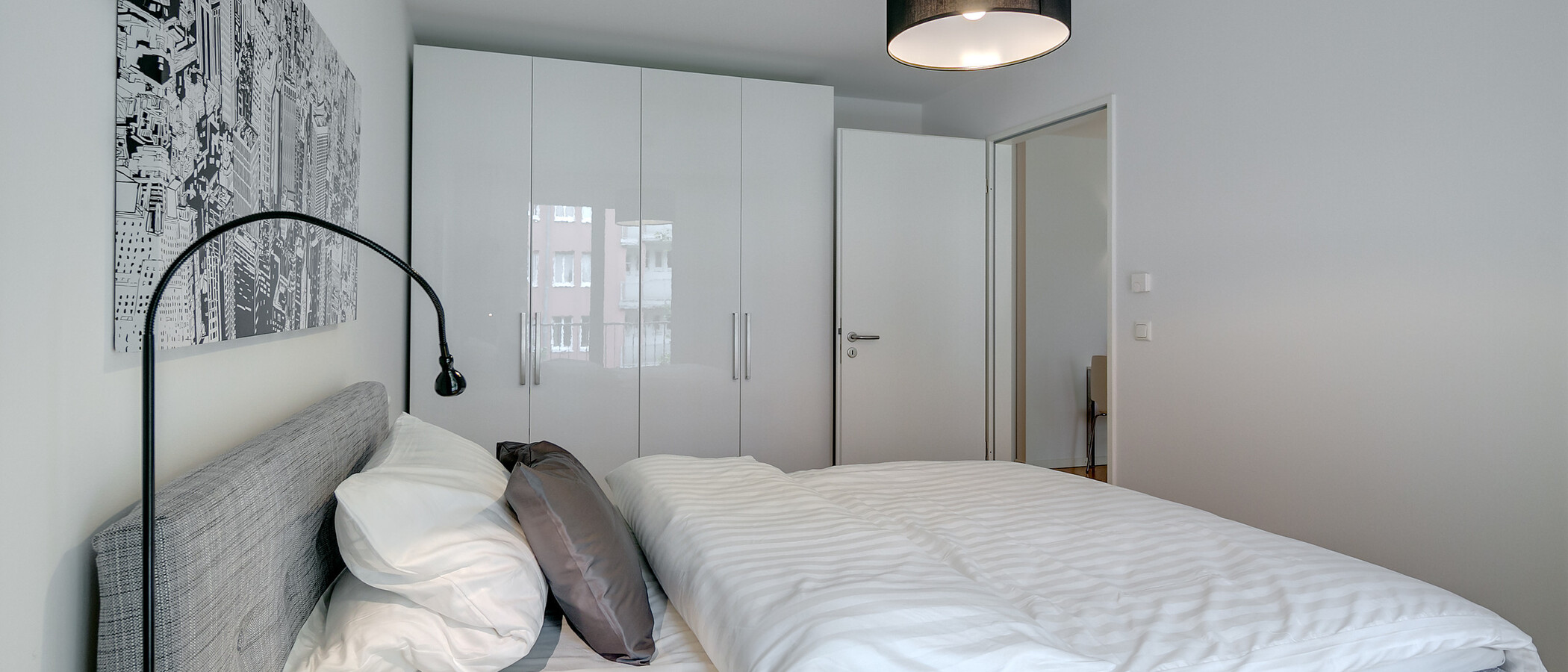 apartment München Schwanthalerhöhe 04 sleeping area 8783