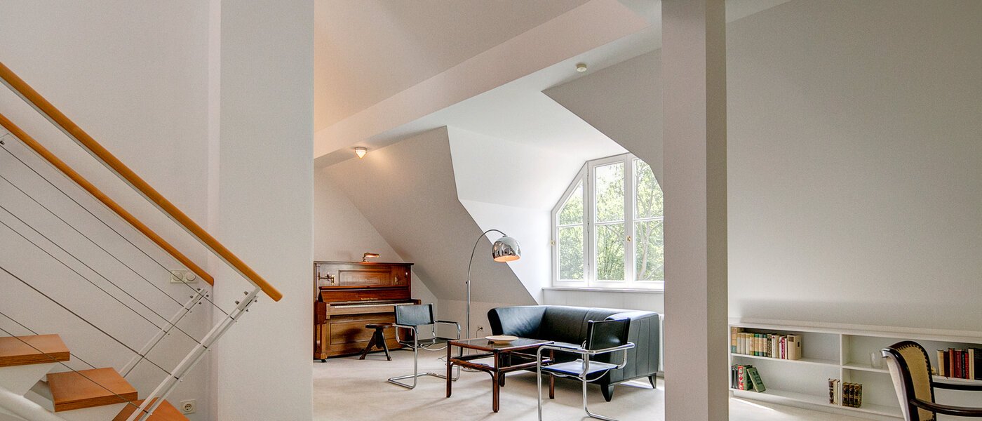 attic apartment München Solln 02 living room 8785