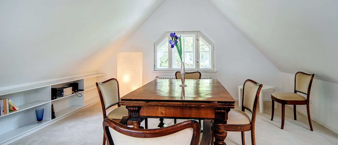 attic apartment München Solln 01 dining 8785