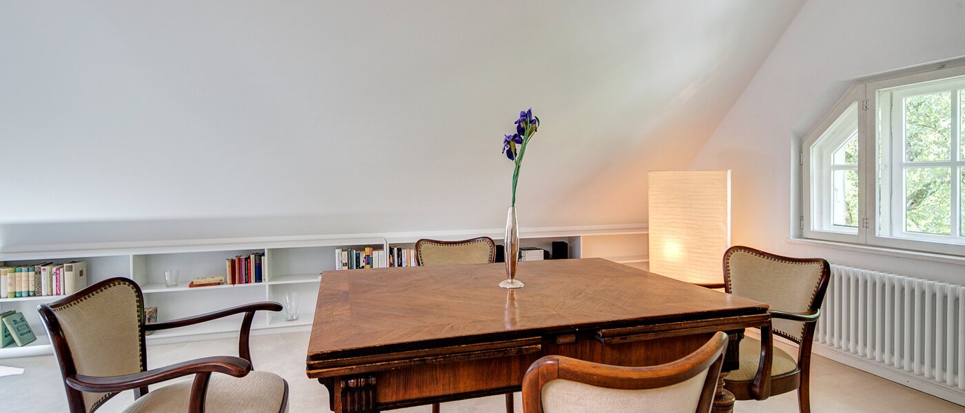 attic apartment München Solln 02 dining 8785