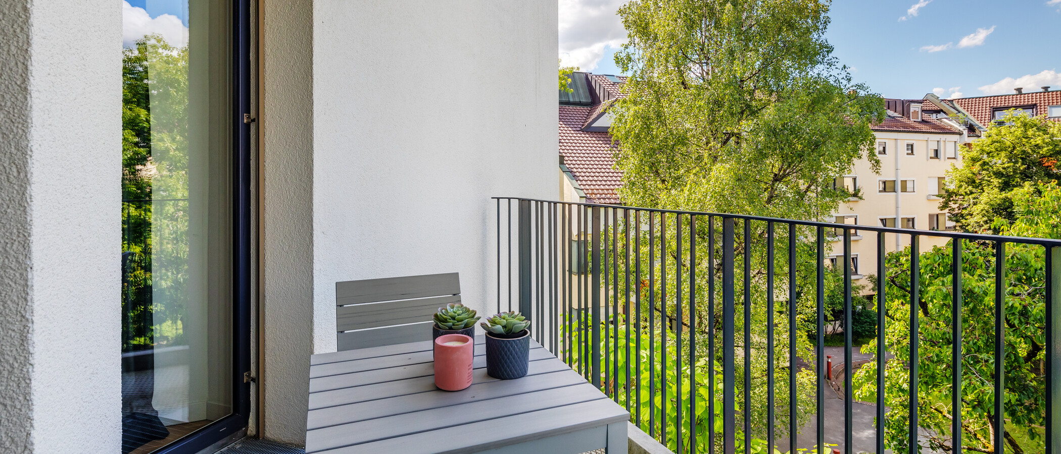 apartment München Bogenhausen 01 balcony 8796