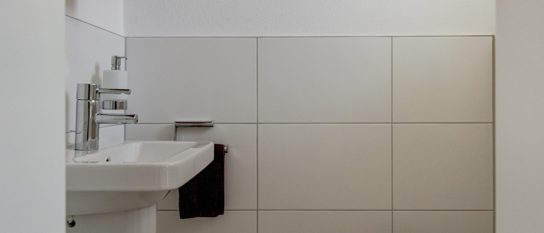 semi-detached house München Obermenzing 01 guest toilet 8835
