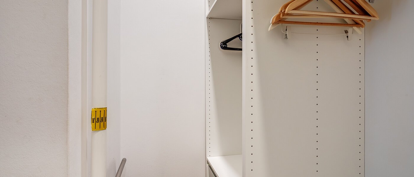 apartment München Schwabing 03 dressing room 8837