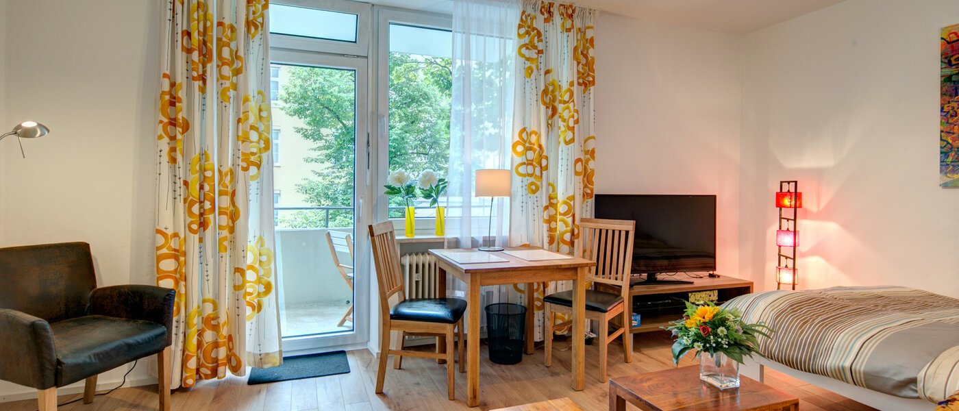 apartment München Schwabing-West (rund um den Hohenzollernplatz) 01 living room 8843