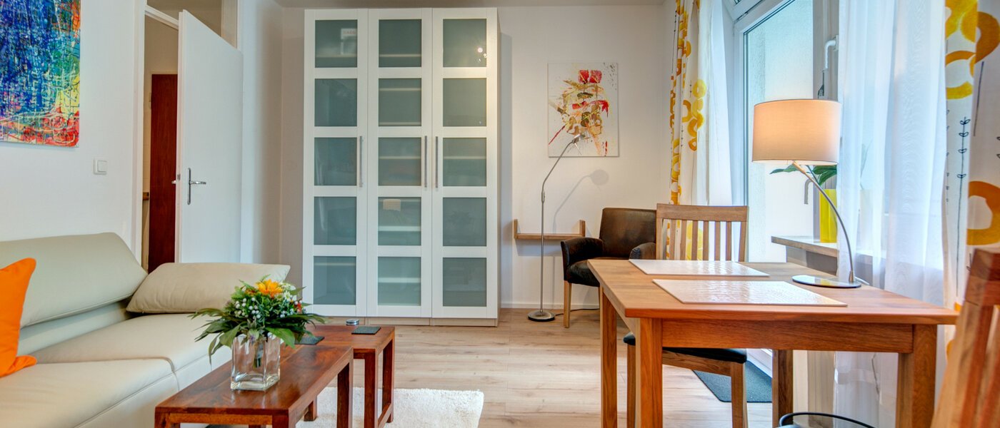 apartment München Schwabing-West (rund um den Hohenzollernplatz) 02 living room 8843