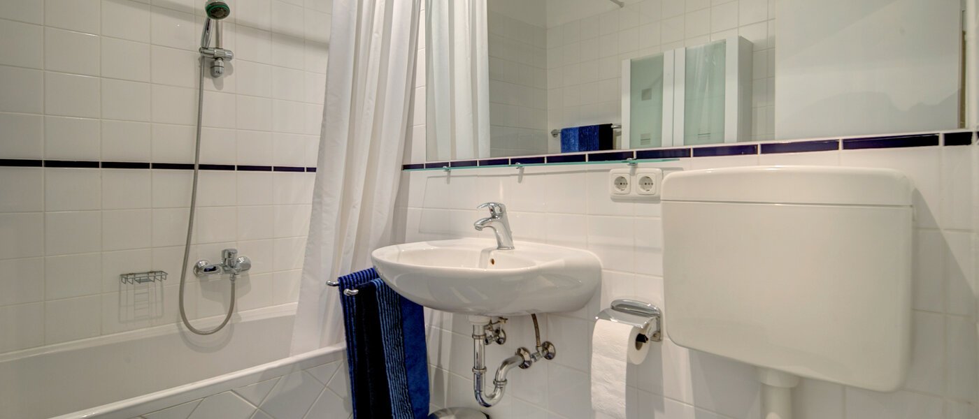 apartment München Schwabing-West (rund um den Hohenzollernplatz) 02 bathroom 8843