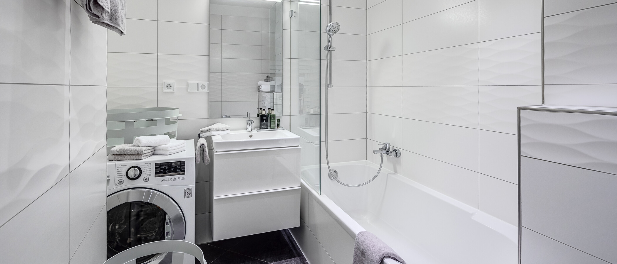 apartment München Schwabing-West (rund um den Hohenzollernplatz) 02 bathroom 8850