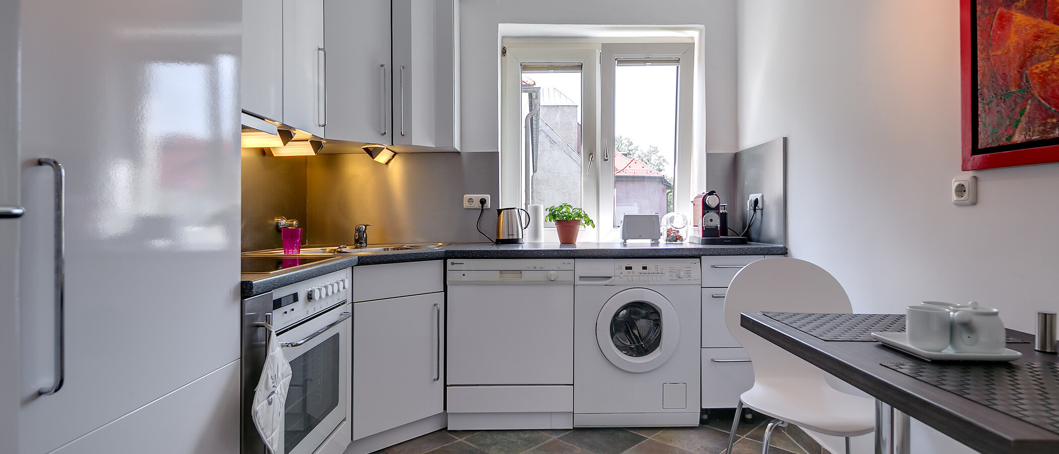 apartment München Schwabing-Nord (zw. Belgrad- & Leopoldstraße) 01 kitchen 8856