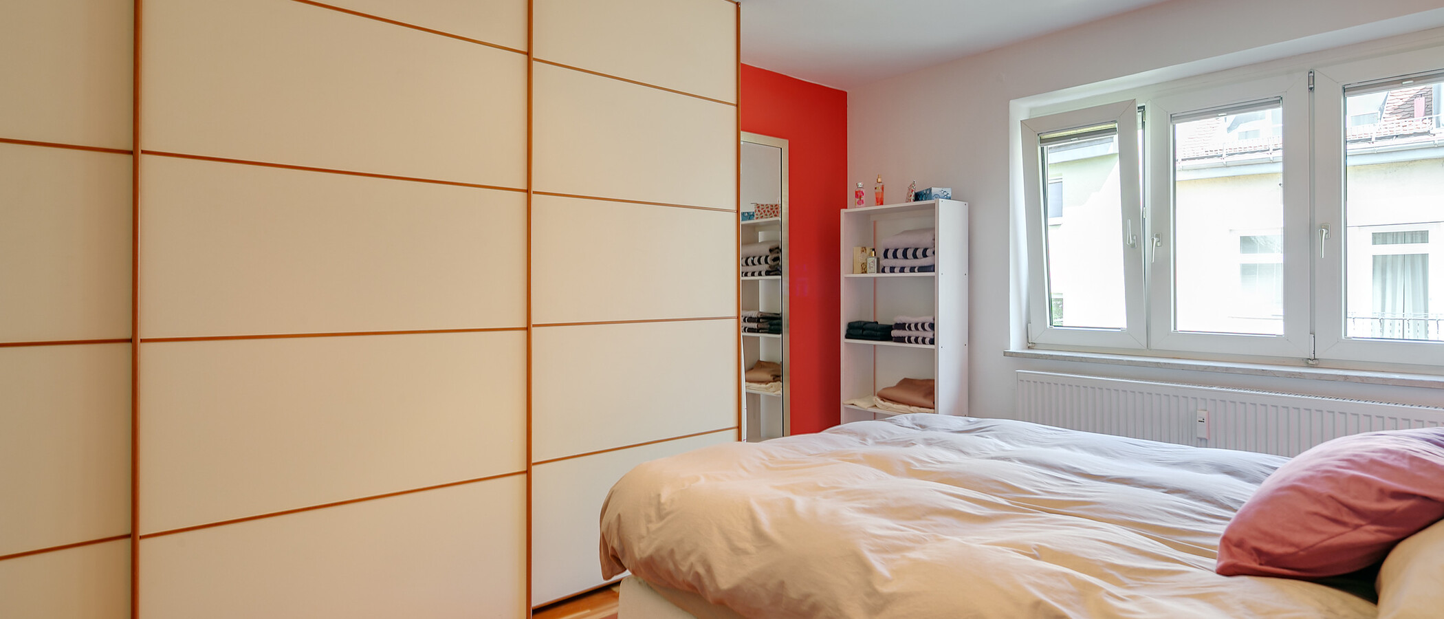 apartment München Schwabing-Nord (zw. Belgrad- & Leopoldstraße) 03 sleeping area 8856