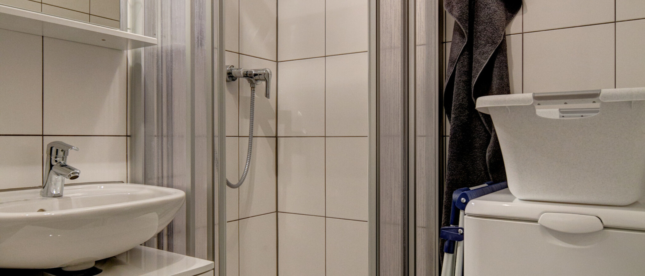 studio München Oberföhring 02 bathroom 8865