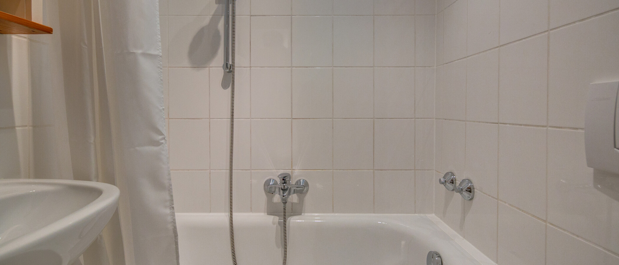 studio München Schwabing-Nord (zw. Leopoldstraße & Englischen Garten) 01 bathroom 8870