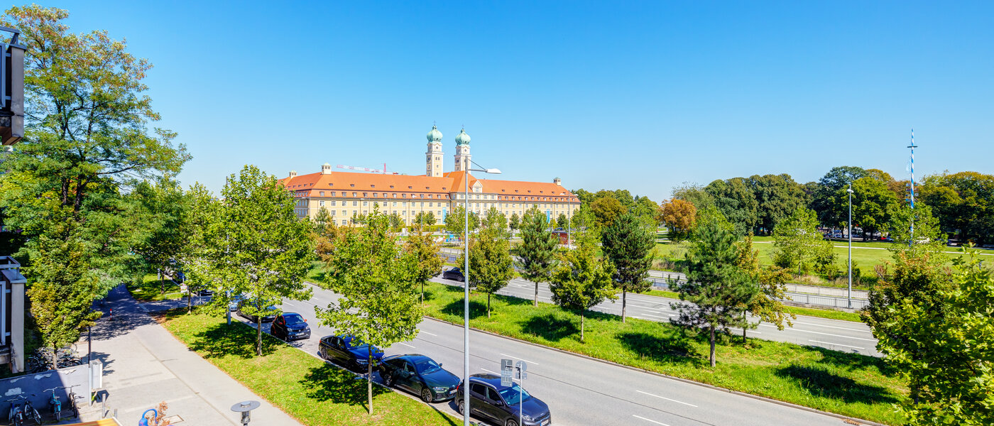 apartment München Sendling-Westpark 03 view 8875