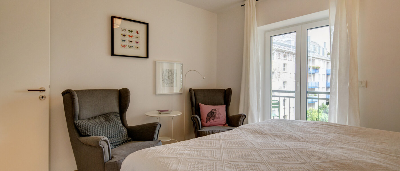 apartment München Maxvorstadt 02 sleeping area 8910