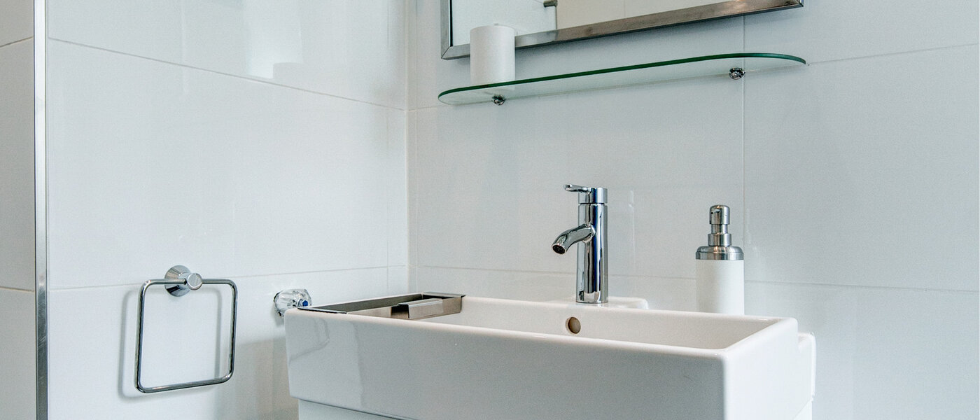 apartment München Schwabing-West 01 bathroom 8918