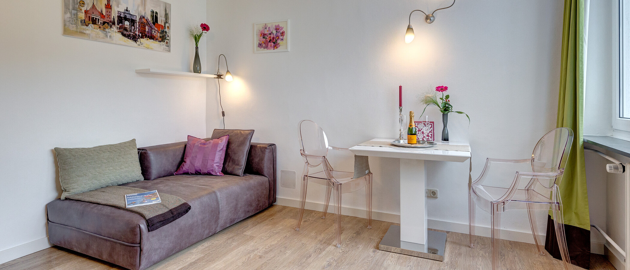 studio München Schwabing-West (rund um den Hohenzollernplatz) 01 living room 8939