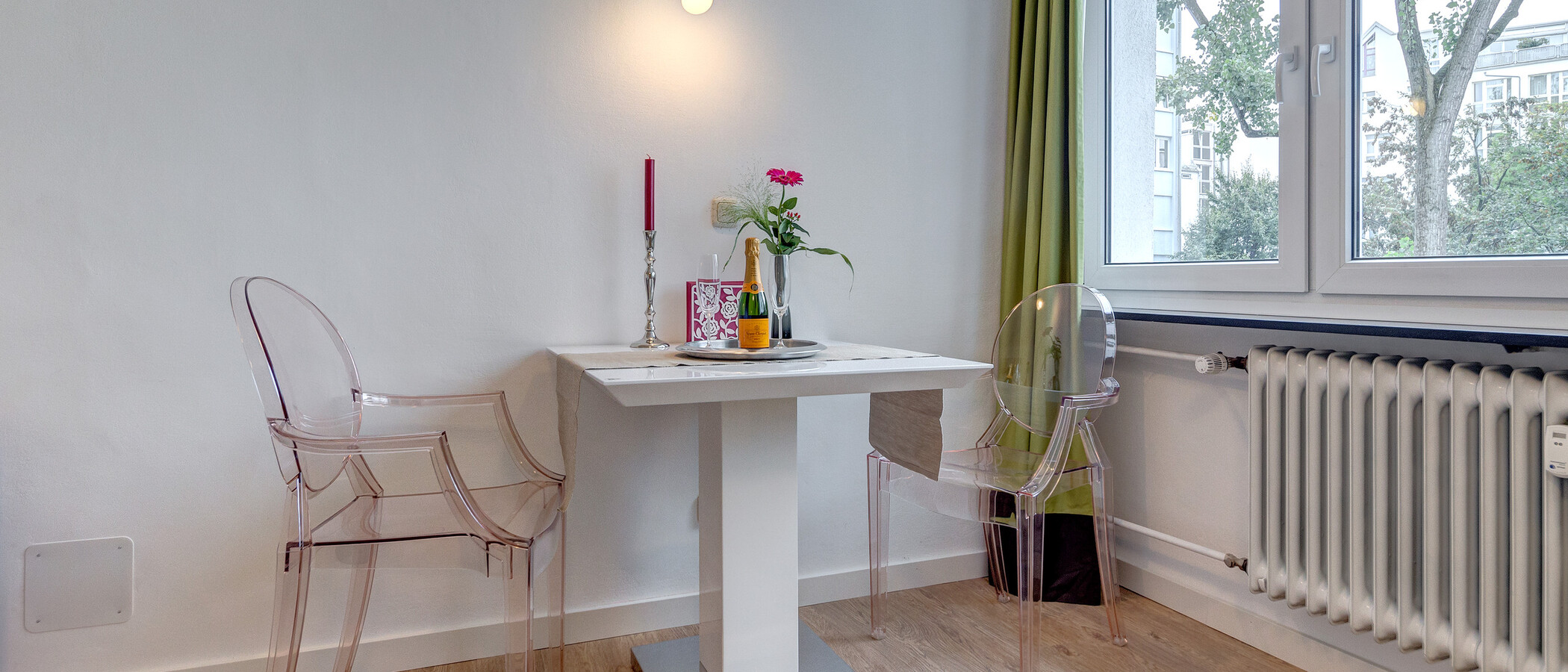 studio München Schwabing-West (rund um den Hohenzollernplatz) 02 living room 8939