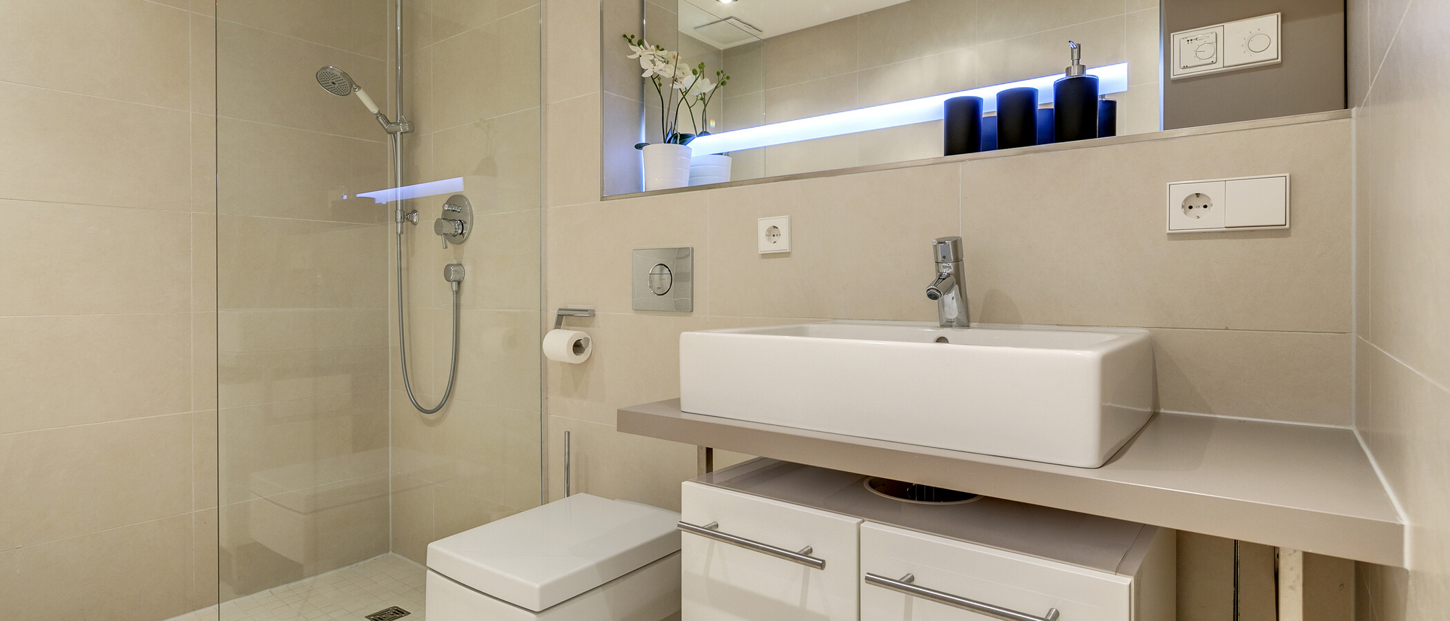apartment München Bogenhausen 01 bathroom 8949