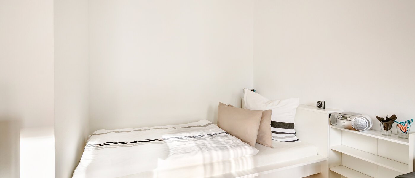 apartment München Milbertshofen 01 sleeping area 8978