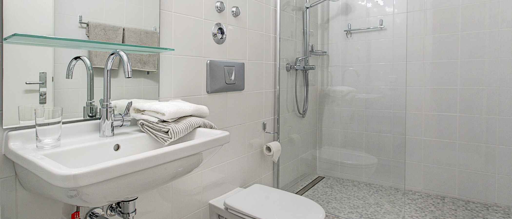 roof terrace apartment München Arabellapark 02 2. bathroom 9024