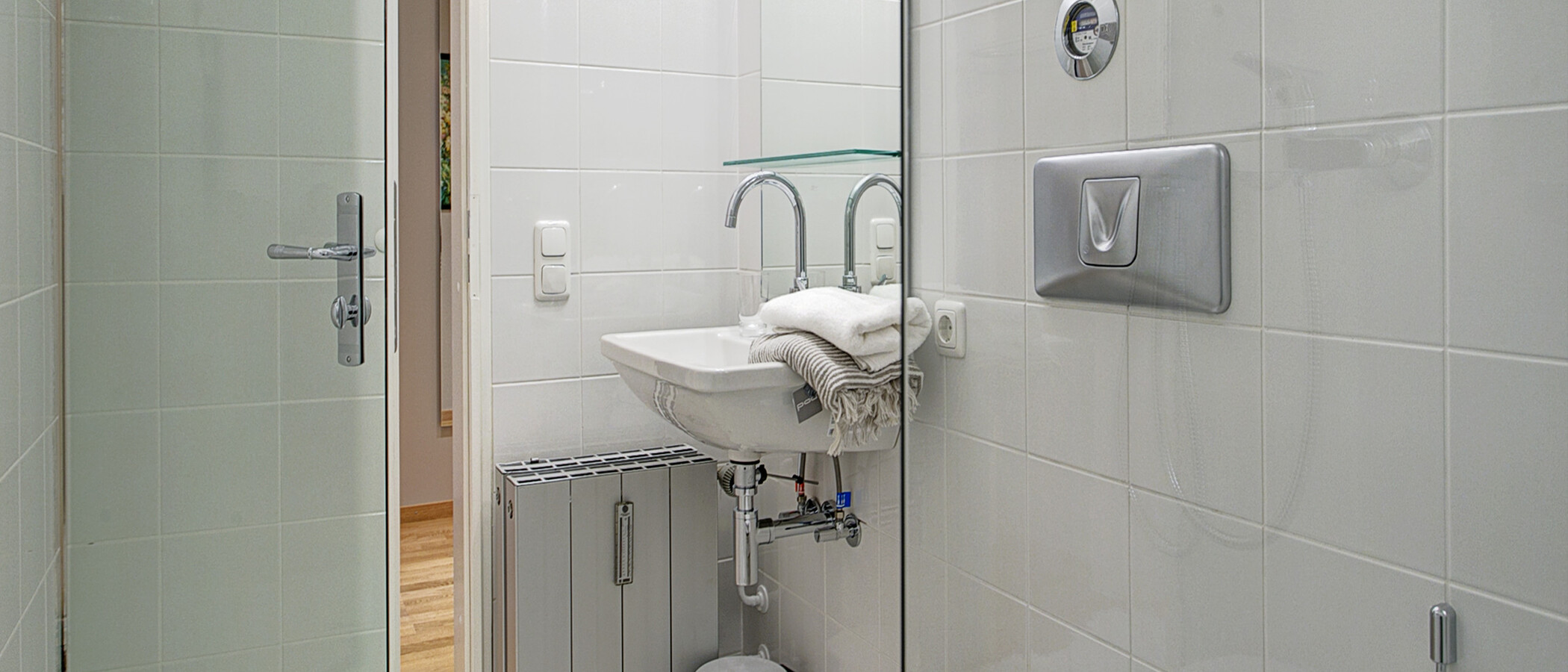 roof terrace apartment München Arabellapark 03 2. bathroom 9024
