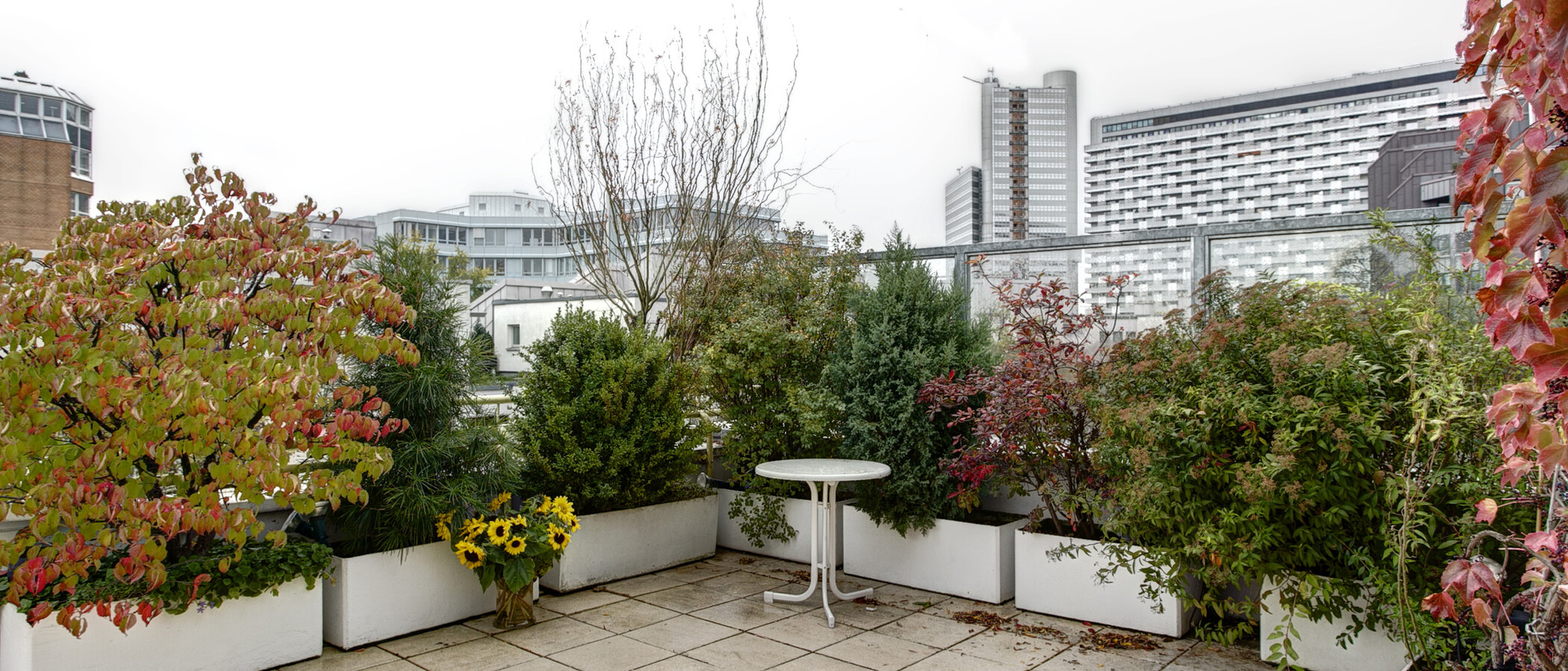 roof terrace apartment München Arabellapark 03 terrace 9024