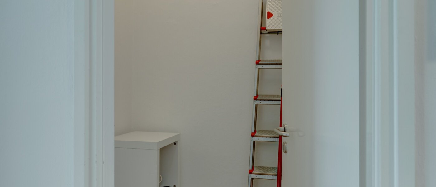 apartment München Parkstadt Bogenhausen 01 storage room 9045