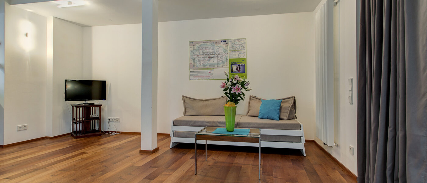 apartment München Sendling 01 living room 9053