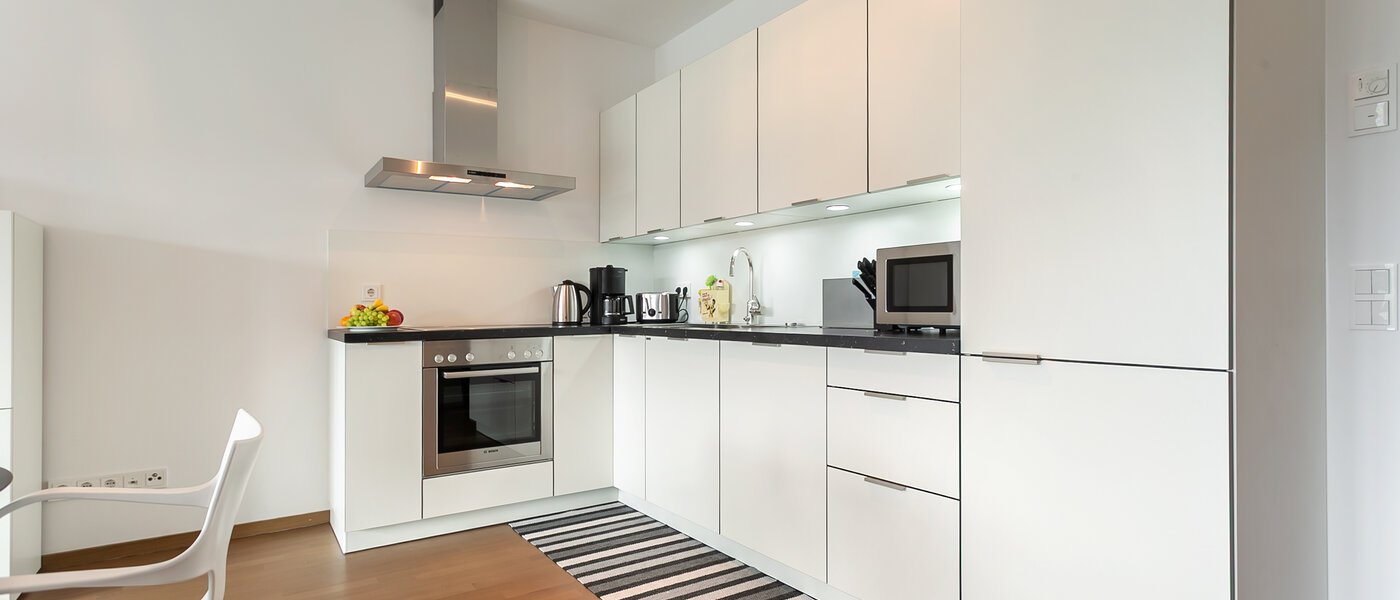 apartment München Neuhausen 01 kitchen 9058