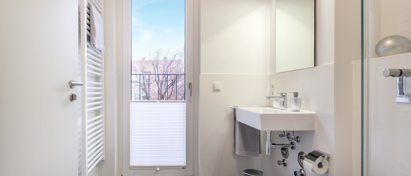 apartment München Neuhausen 01 2. bathroom 9058
