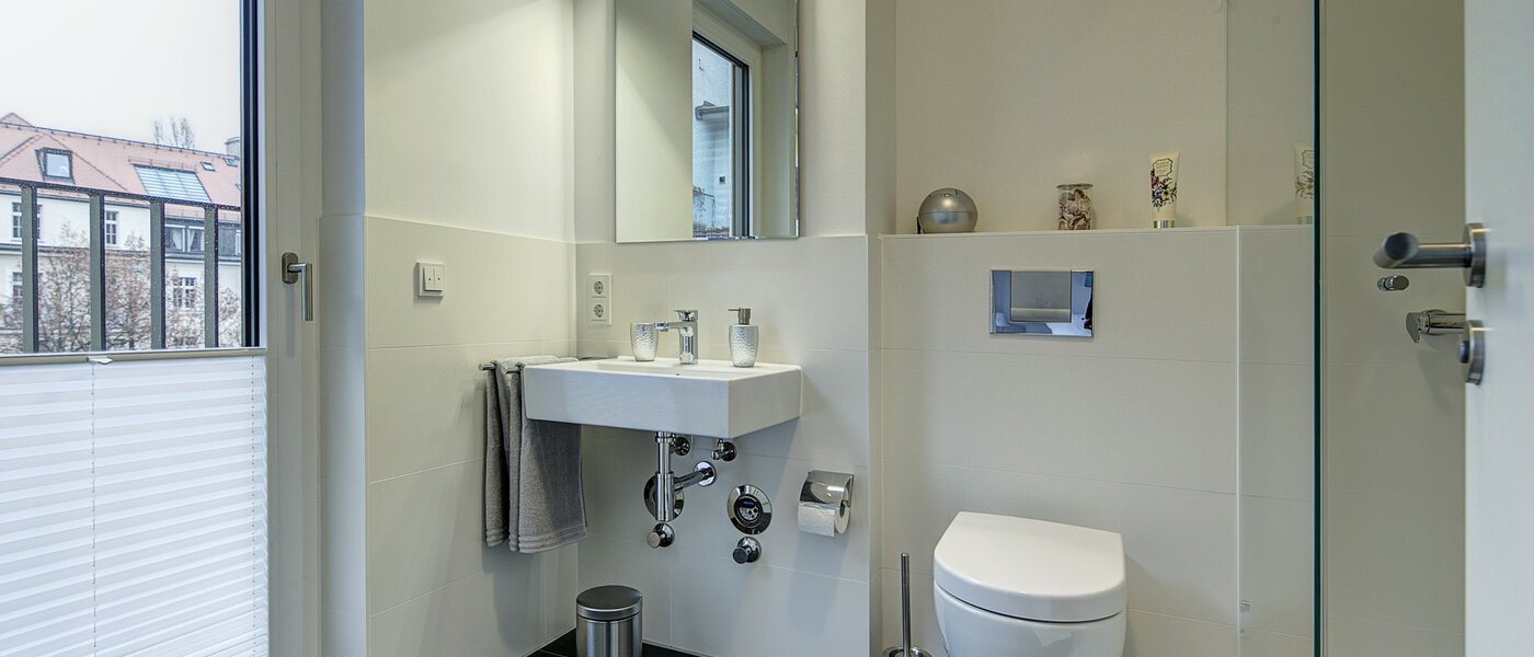 apartment München Neuhausen 02 2. bathroom 9058