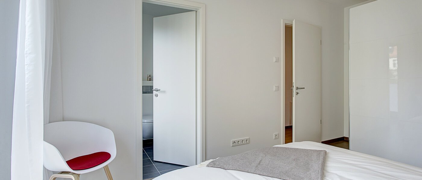 apartment München Neuhausen 04 sleeping area 9058