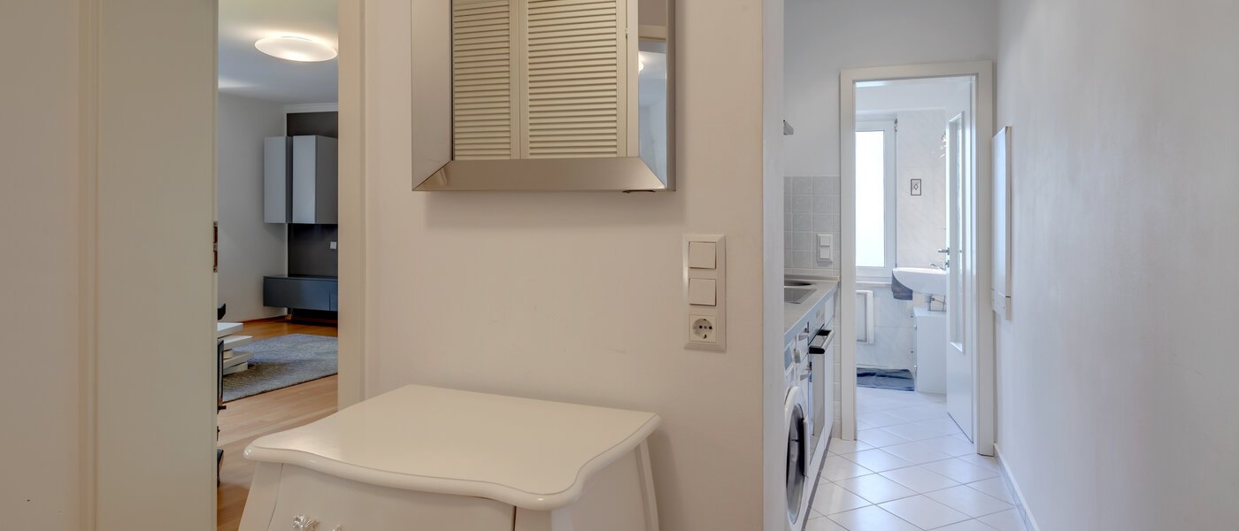 apartment München Schwabing-Nord (zw. Leopoldstraße & Englischen Garten) 01 hall 9063