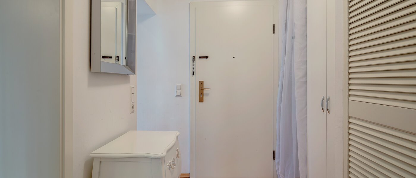 apartment München Schwabing-Nord (zw. Leopoldstraße & Englischen Garten) 02 hall 9063