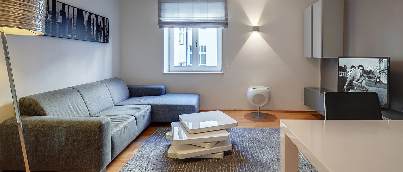 apartment München Schwabing-Nord (zw. Leopoldstraße & Englischen Garten) 02 living room 9063