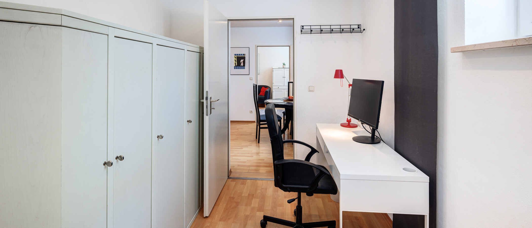 apartment München Sendling-Westpark 03 Workspace/Guestroom 9067