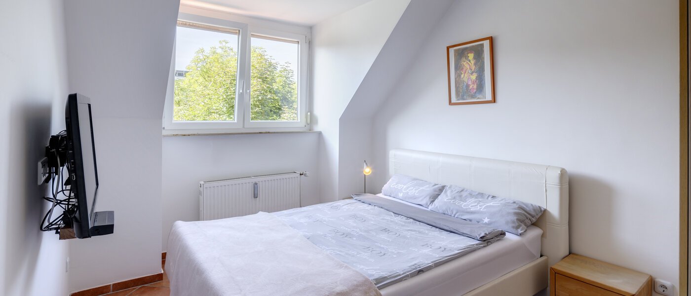 attic apartment München Trudering 01 bedroom 9072
