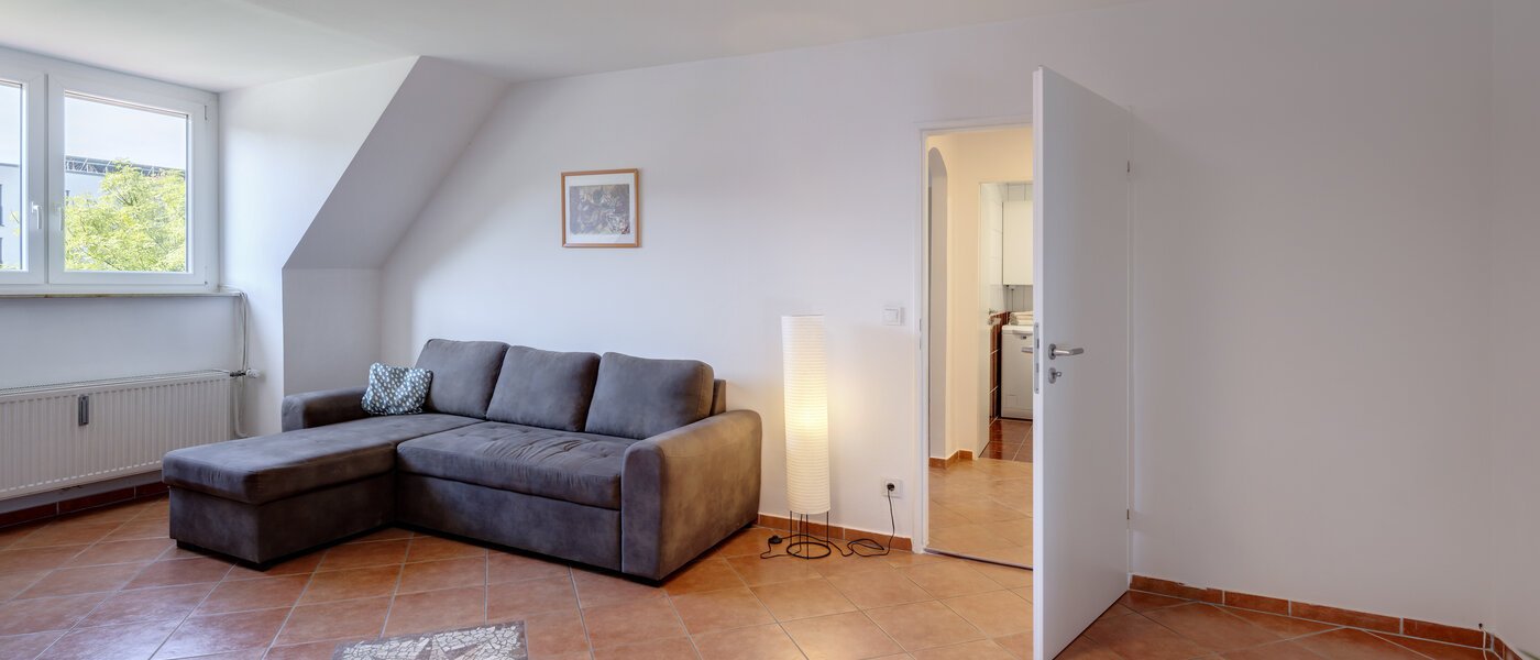 attic apartment München Trudering 02 living room 9072