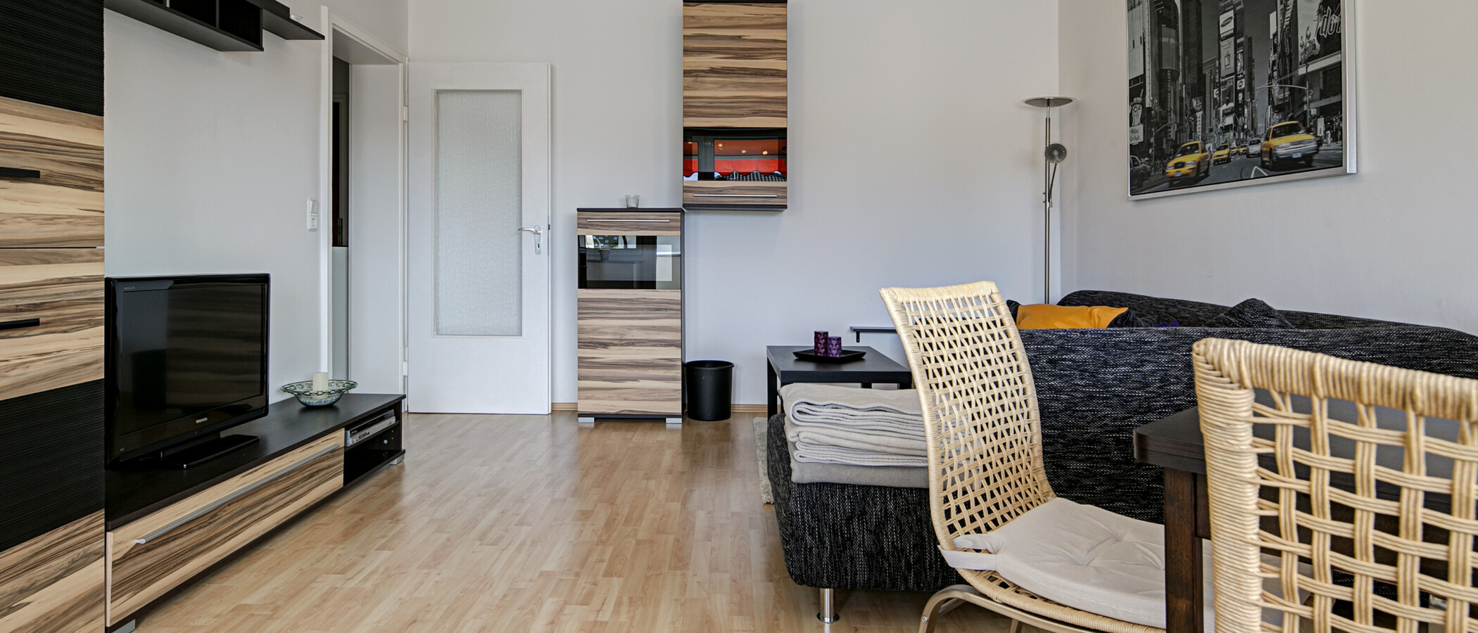 apartment Germering 04 living room 9073