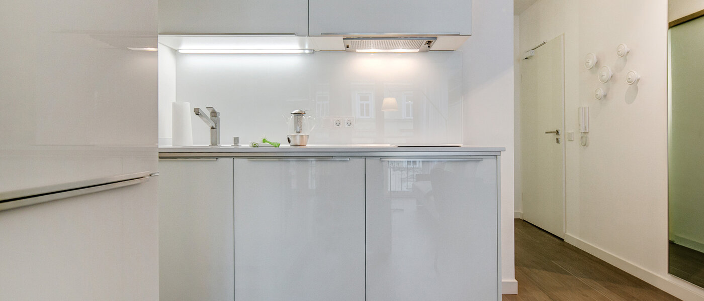 studio München Schwabing-Nord (zw. Leopoldstraße & Englischen Garten) 03 kitchen 9075