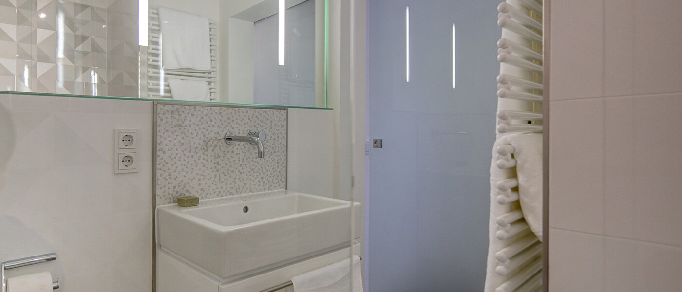 studio München Schwabing-Nord (zw. Leopoldstraße & Englischen Garten) 04 bathroom 9075