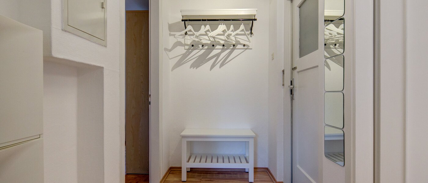 attic apartment Gräfelfing 02 hall 9079