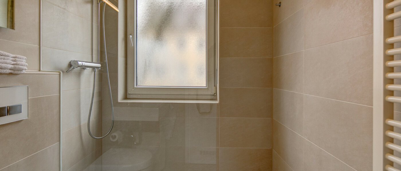 apartment München Harlaching 01 bathroom 9099