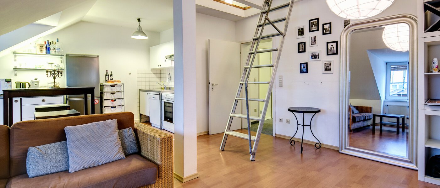 attic apartment München Obergiesing 01 living room 9124