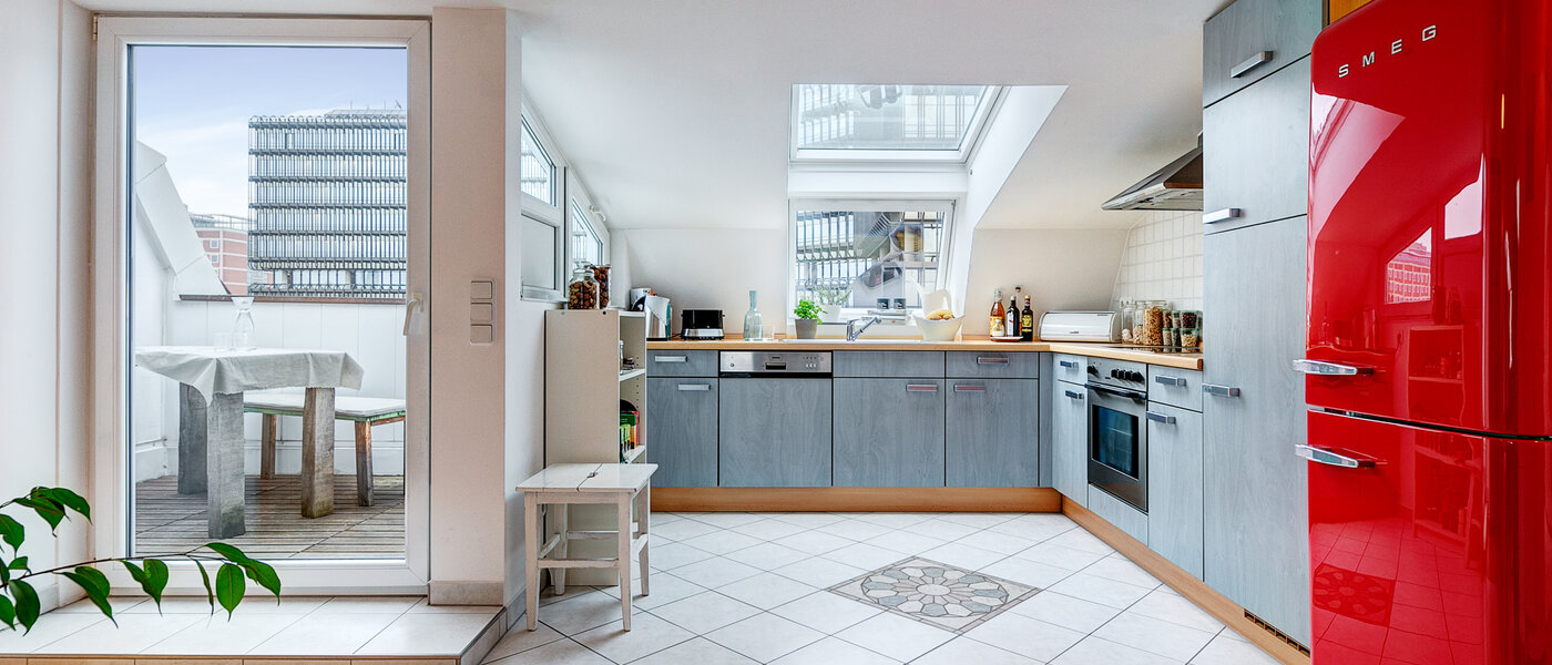 roof terrace apartment München Gärtnerplatzviertel 01 kitchen 9135