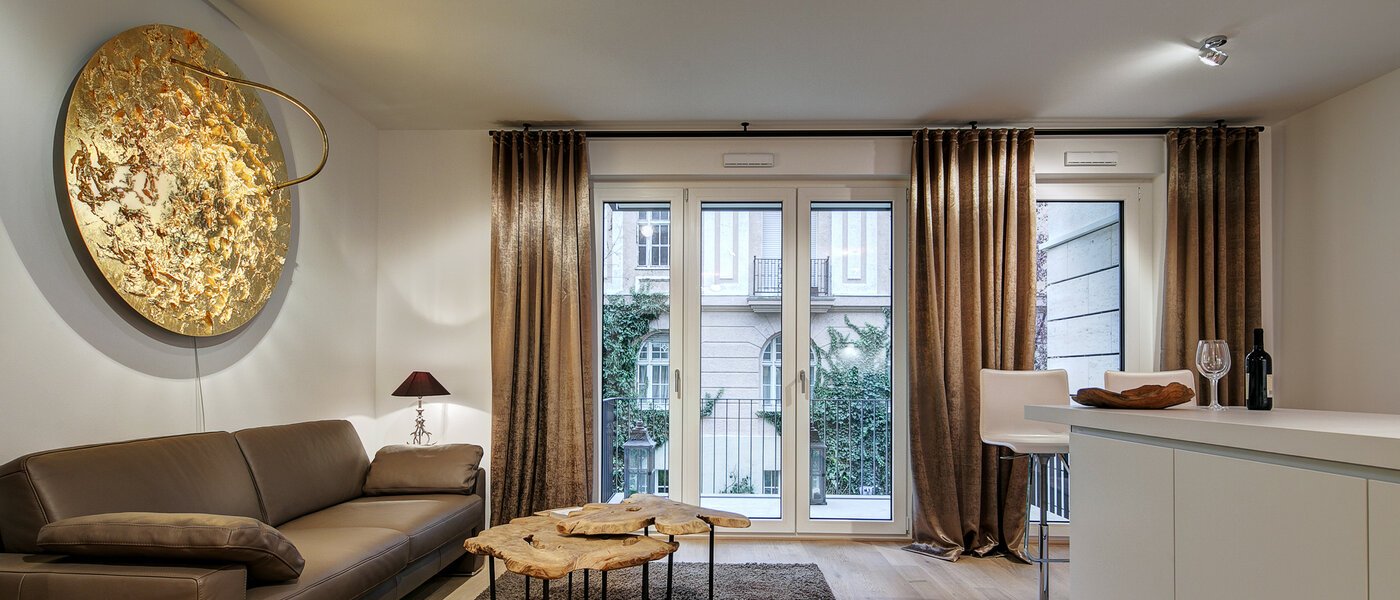 apartment München Neuhausen 02 living room 9154