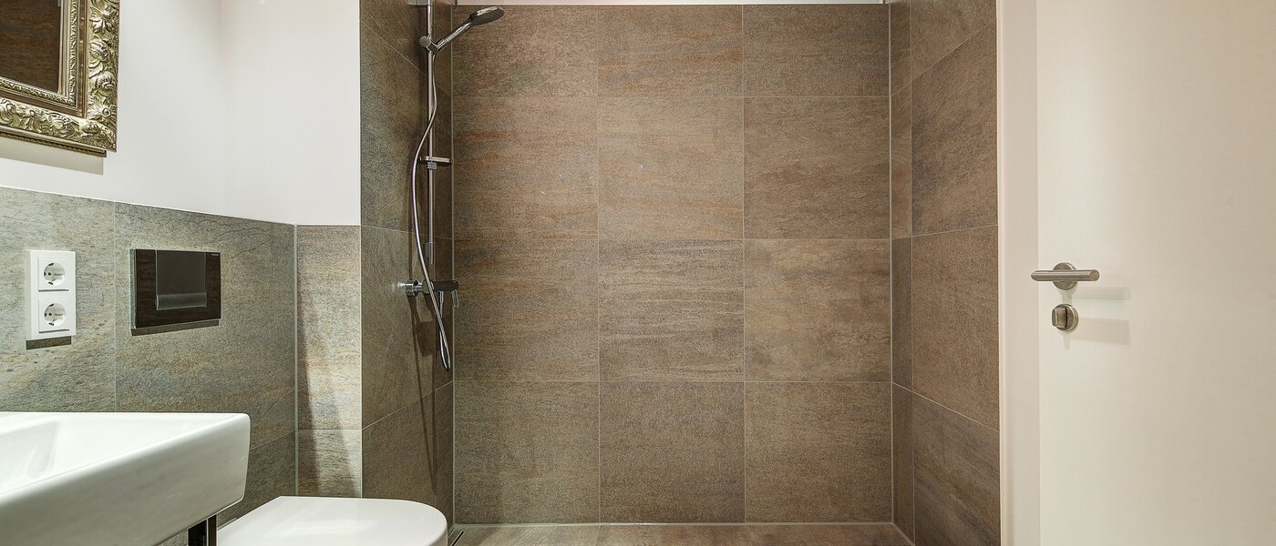 apartment München Neuhausen 03 bathroom 9154